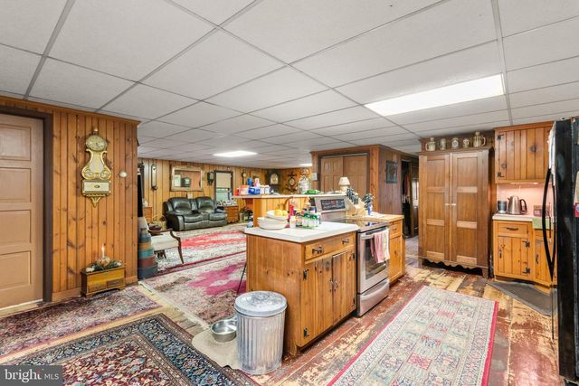 1283 WEISSTOWN RD, Boyertown, PA 19512