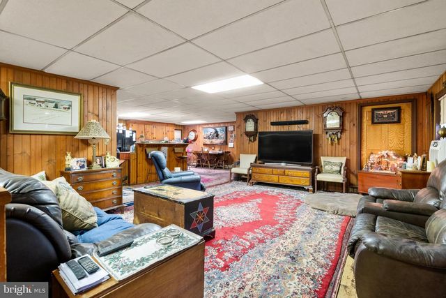 1283 WEISSTOWN RD, Boyertown, PA 19512