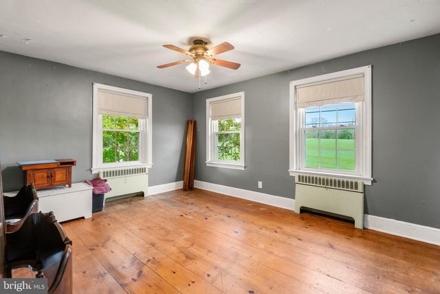 1283 WEISSTOWN RD, Boyertown, PA 19512
