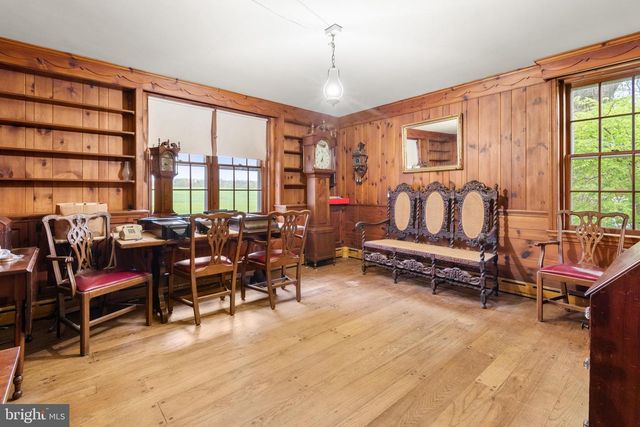 1283 WEISSTOWN RD, Boyertown, PA 19512