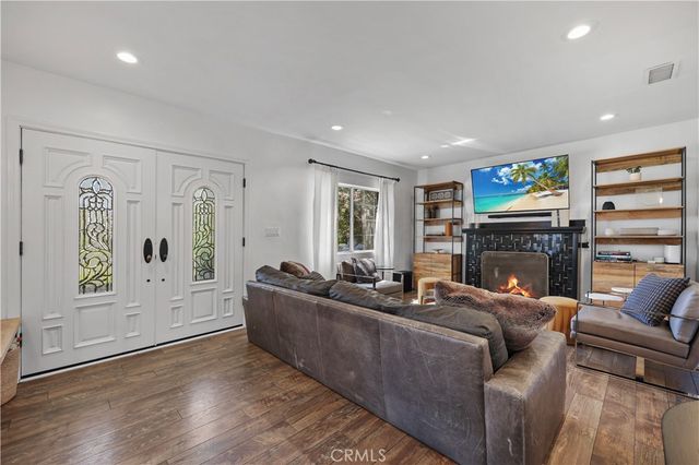 813 Mountain View, Altadena, CA 91001