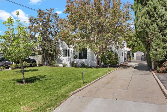 813 Mountain View, Altadena, CA 91001