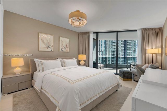 1000 Brickell Plz 2202, Miami, FL 33131