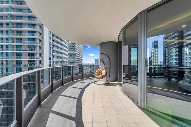 1000 Brickell Plz 2202, Miami, FL 33131