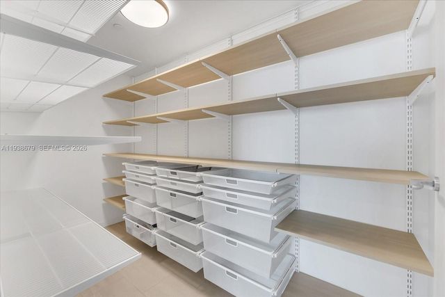 1000 Brickell Plz 2202, Miami, FL 33131