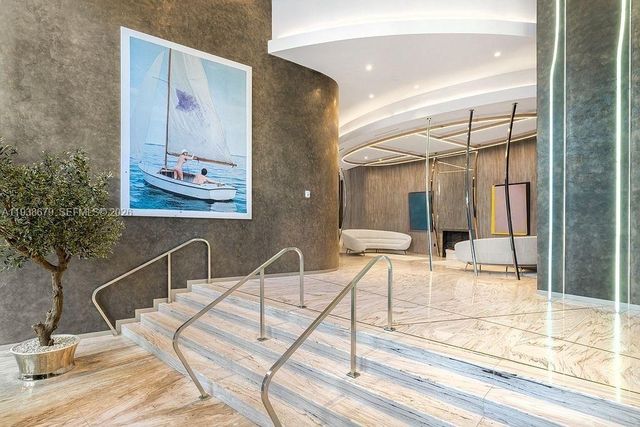 1000 Brickell Plz 2202, Miami, FL 33131