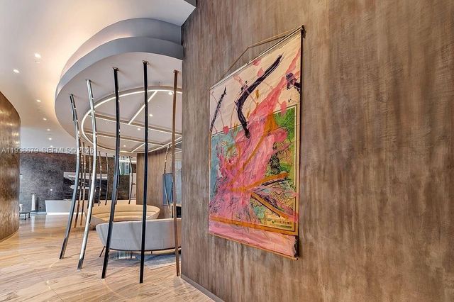 1000 Brickell Plz 2202, Miami, FL 33131