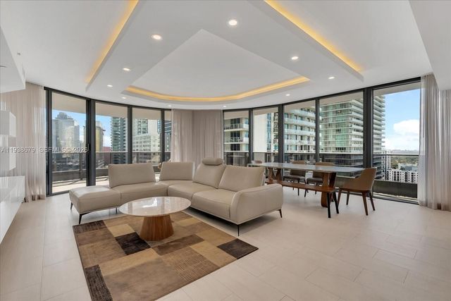 1000 Brickell Plz 2202, Miami, FL 33131