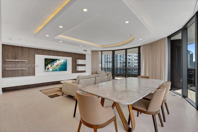 1000 Brickell Plz 2202, Miami, FL 33131
