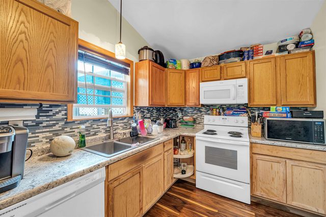 3322 N Jackson Ct, Wichita, KS 67204