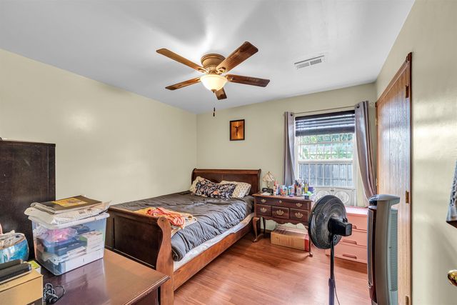 3322 N Jackson Ct, Wichita, KS 67204