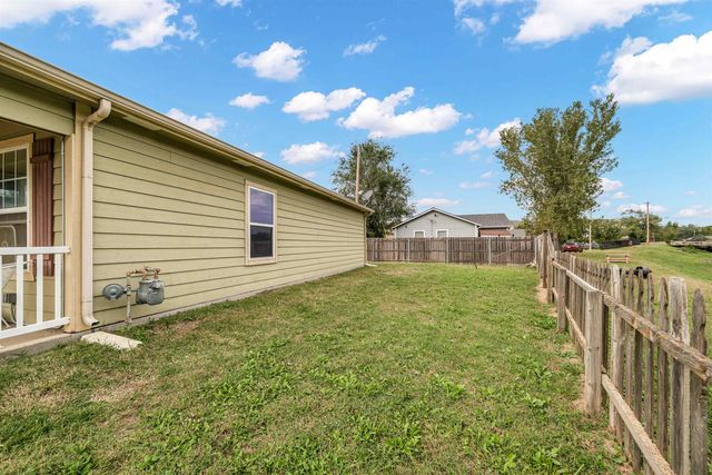 3322 N Jackson Ct, Wichita, KS 67204