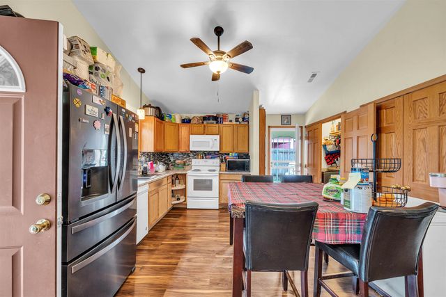 3322 N Jackson Ct, Wichita, KS 67204