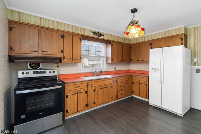 5 Jefferson Ave, Parsippany-troy Hills Twp., NJ 07034