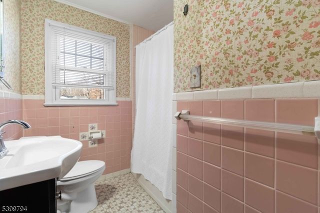 5 Jefferson Ave, Parsippany-troy Hills Twp., NJ 07034