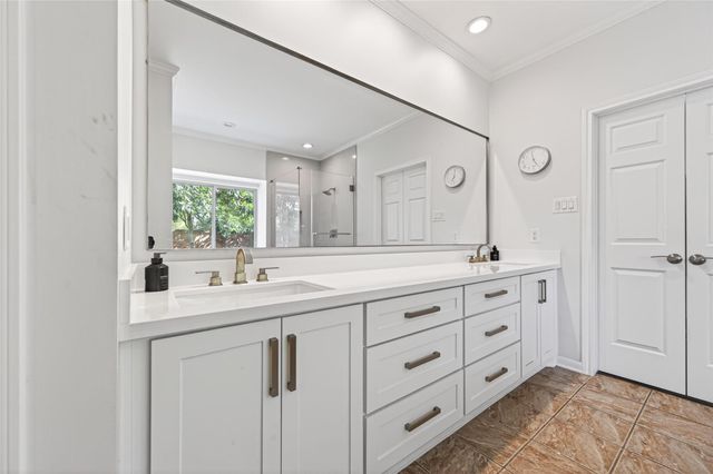 12426 Shadycrest Drive, Houston, TX 77082