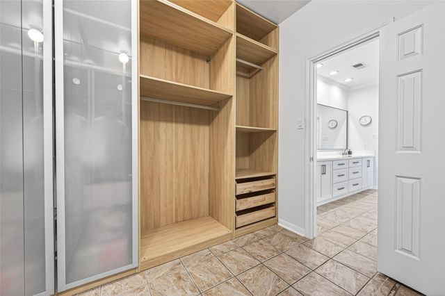 12426 Shadycrest Drive, Houston, TX 77082