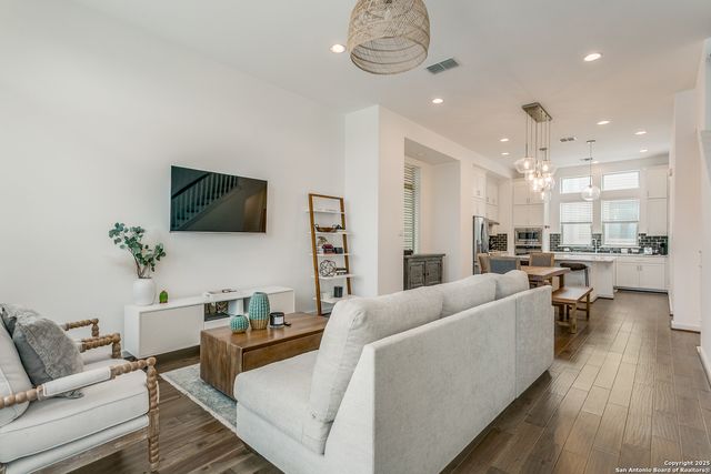 132 Humphrey, San Antonio, TX 78209