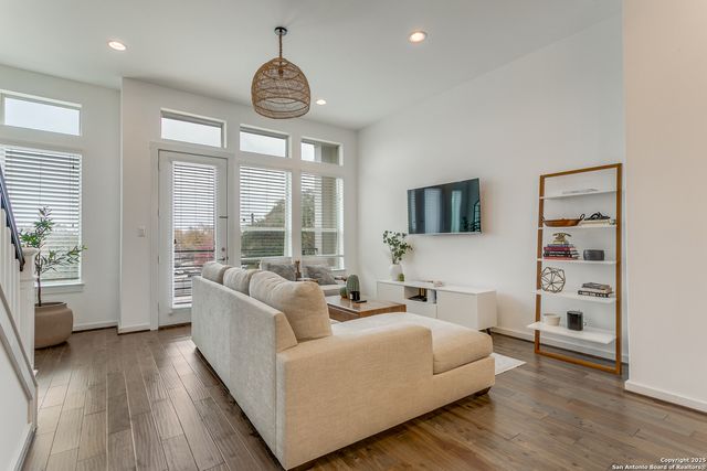 132 Humphrey, San Antonio, TX 78209