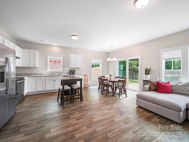 243 Skyland Avenue, Charlotte, NC 28205