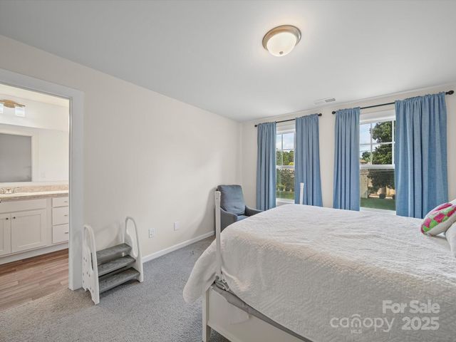 243 Skyland Avenue, Charlotte, NC 28205