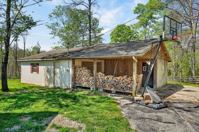 1816 Windle Community Rd, Cookeville, TN 38506