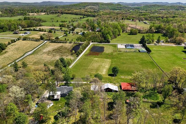 1816 Windle Community Rd, Cookeville, TN 38506