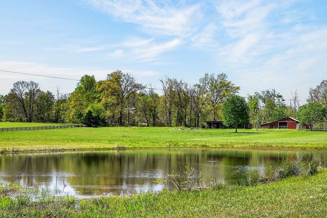 1816 Windle Community Rd, Cookeville, TN 38506