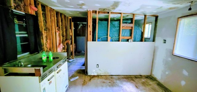 329 Hilltop Ln, Gainesboro, TN 38562