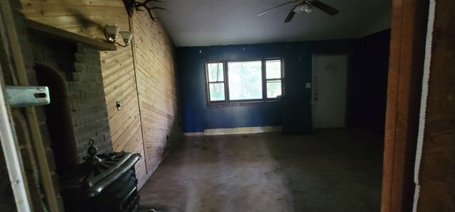 329 Hilltop Ln, Gainesboro, TN 38562