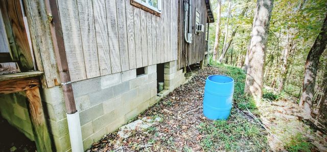 329 Hilltop Ln, Gainesboro, TN 38562