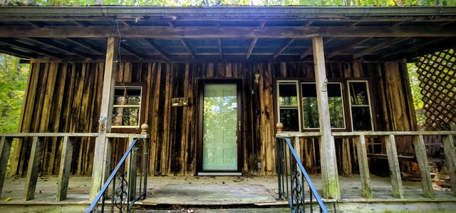 329 Hilltop Ln, Gainesboro, TN 38562