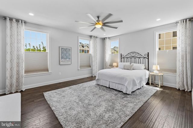 43233 HATTONTOWN WOODS TER, Ashburn, VA 20148