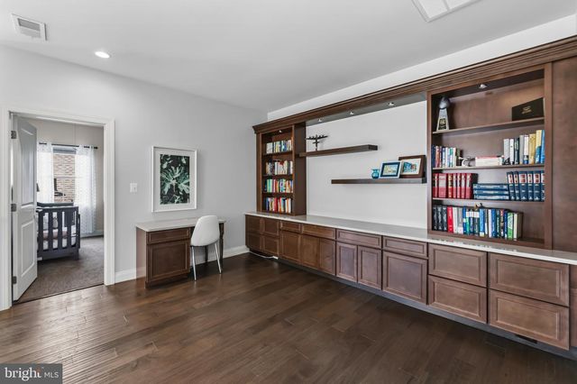 43233 HATTONTOWN WOODS TER, Ashburn, VA 20148