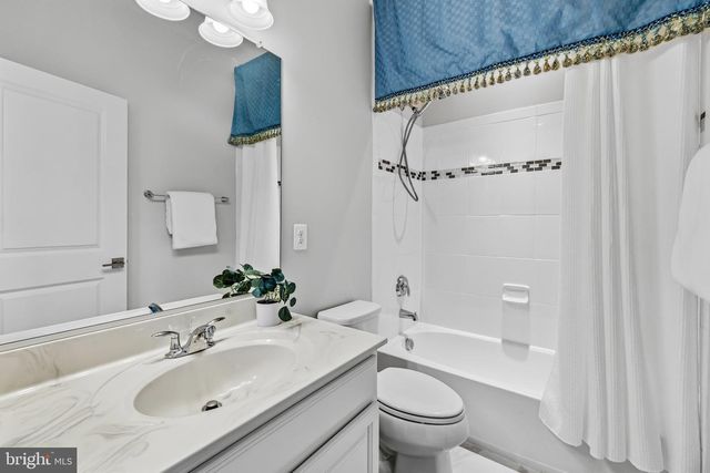 43233 HATTONTOWN WOODS TER, Ashburn, VA 20148