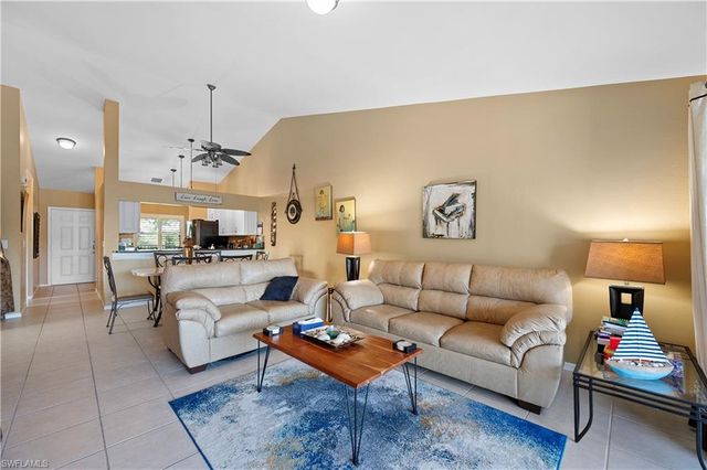 174 Pebble Shores DR S # 204, Naples, FL 34110