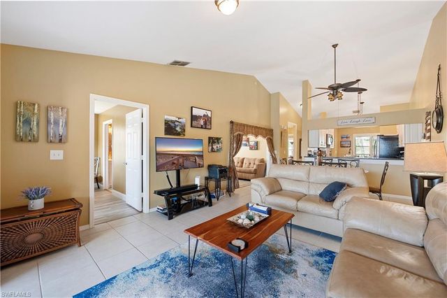 174 Pebble Shores DR S # 204, Naples, FL 34110