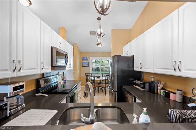 174 Pebble Shores DR S # 204, Naples, FL 34110