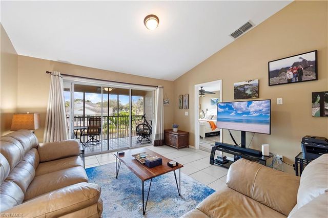 174 Pebble Shores DR S # 204, Naples, FL 34110