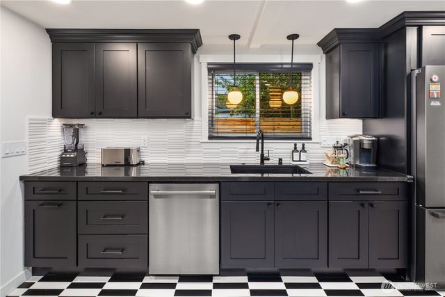 3419 48th Avenue SW, Seattle, WA 98116