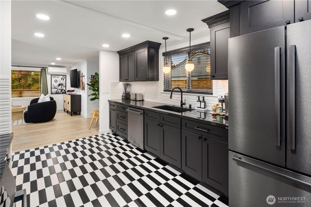 3419 48th Avenue SW, Seattle, WA 98116