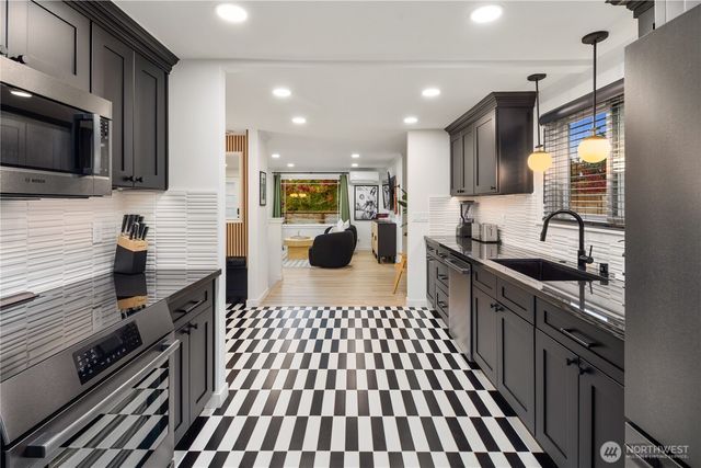 3419 48th Avenue SW, Seattle, WA 98116