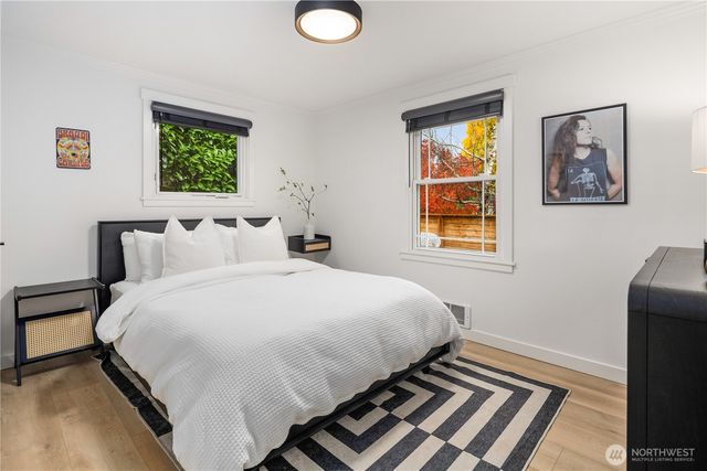 3419 48th Avenue SW, Seattle, WA 98116