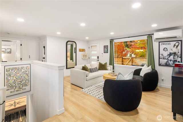 3419 48th Avenue SW, Seattle, WA 98116