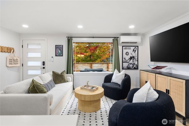 3419 48th Avenue SW, Seattle, WA 98116