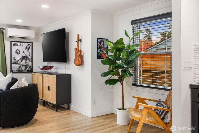 3419 48th Avenue SW, Seattle, WA 98116