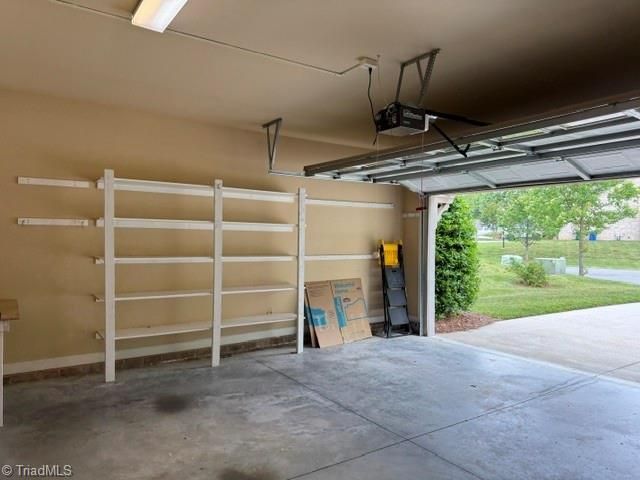 6168 Sunny Brook Drive, Clemmons, NC 27012