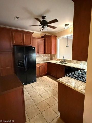 6168 Sunny Brook Drive, Clemmons, NC 27012