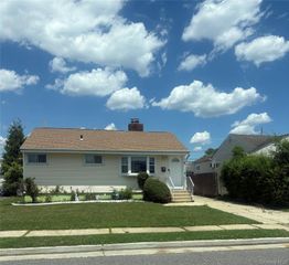 64 Hubbard Avenue, Freeport, NY 11520