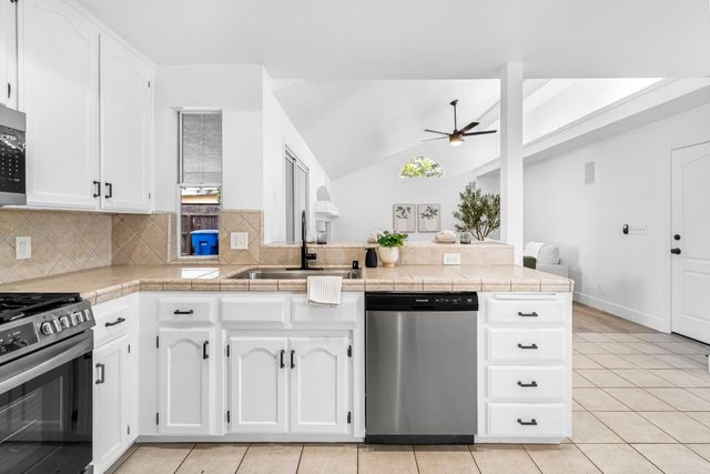 5882 W Fallon Avenue, Fresno, CA 93722